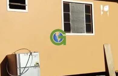 Imagem: A casa possui 2 Dormitórios, 1 Banheiro, 2 Vagas na garagem