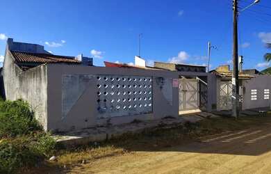 Imagem: A casa possui 5 Dormitórios, 4 Banheiros, 3 Vagas na garagem