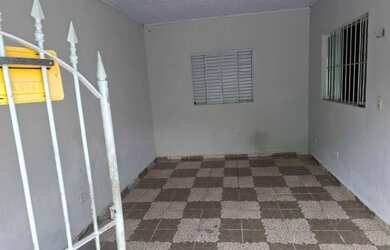 Imagem: A casa possui 2 Dormitórios e está localizado em Ceilândia