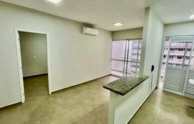 Imagem: O apartamento possui 1 Dormitório, 1 Banheiro, 1 Vaga na garagem