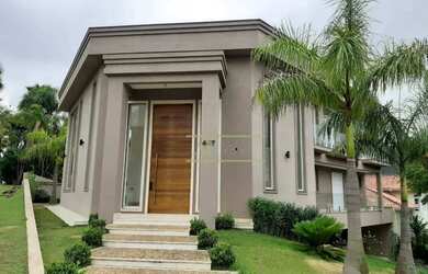 Imagem: A casa em condomínio possui 4 Dormitórios, 5 Banheiros, 5