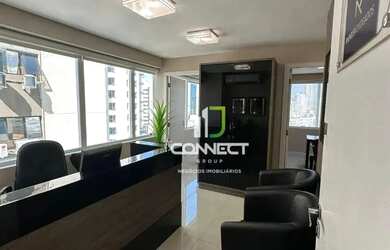 Imagem: O depósito possui 1 Vaga na garagem, 34m² de Área e está