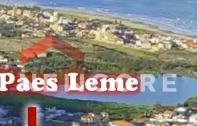 Imagem: A casa possui 4 Dormitórios, 2 Banheiros, 3 Vagas na garagem