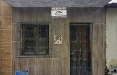 Imagem: A casa possui 2 Dormitórios, 1 Banheiro e está localizado