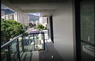 Imagem: O apartamento possui 2 Dormitórios, 3 Banheiros, 1 Vaga na