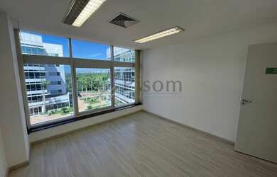 Imagem: O depósito possui 5 Vagas na garagem, 280m² de Área e está