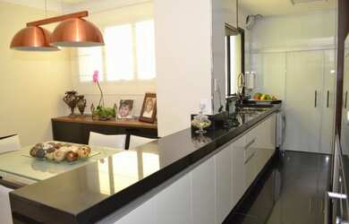 Imagem 8: Apartamento para venda com 198 metros quadrados com 3 quartos em Centro...