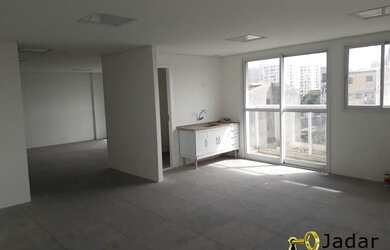 Imagem: O depósito possui 2 Vagas na garagem, 95m² de Área e está