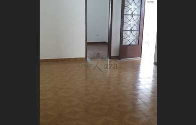 Imagem: A casa possui 2 Dormitórios, 2 Banheiros, 1 Vaga na garagem