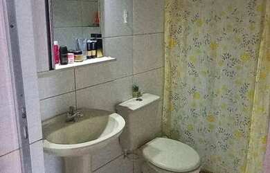 Imagem: A casa possui 2 Dormitórios, 1 Banheiro e está localizado