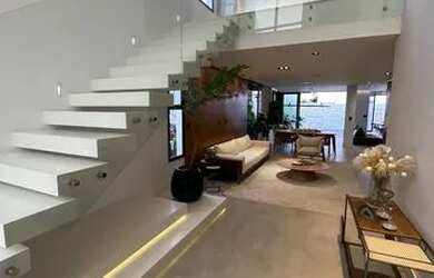 Imagem: A casa em condomínio possui 3 Dormitórios, 5 Banheiros, 2