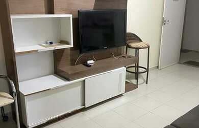 Imagem: O apartamento possui 2 Dormitórios, 1 Banheiro, 1 Vaga na garagem