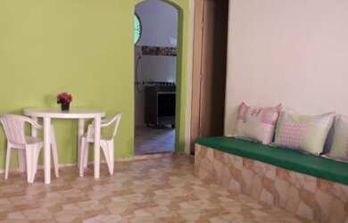 Imagem 6: Feriados Cabo Frio Praia do Pero. Casa na rua atrás da Praia do Pero