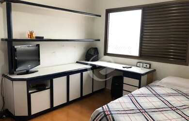 Imagem: O apartamento possui 3 Dormitórios, 1 Banheiro, 2 Vagas na