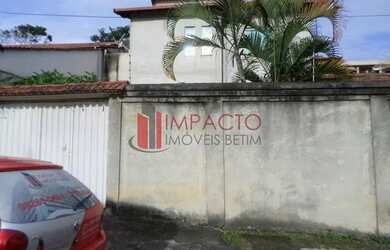 Imagem: A casa possui 4 Dormitórios, 2 Banheiros, 2 Vagas na garagem