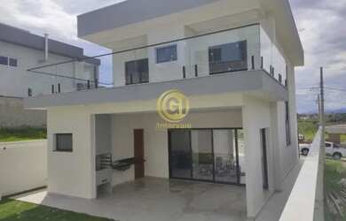 Imagem: A casa em condomínio possui 3 Dormitórios, 3 Banheiros, 2