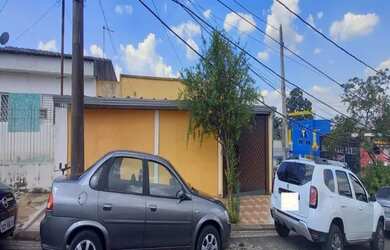 Imagem: A casae possui 3 Dormitórios, 1 Banheiro, 3 Vagas na garagem