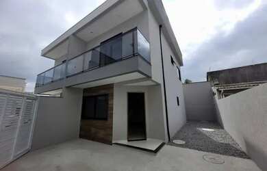 Imagem: A casa possui 2 Dormitórios, 2 Banheiros, 2 Vagas na garagem