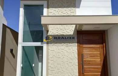 Imagem: A casa possui 3 Dormitórios, 2 Banheiros, 2 Vagas na garagem