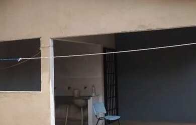 Imagem 4: Aluga se casa no SHC. Varanda, 1m² de Área, 2 Vagas na garageme2 Dormitórios