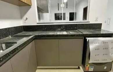 Imagem: A casa possui 3 Dormitórios, 2 Banheiros, 2 Vagas na garagem