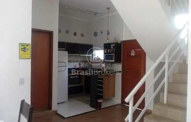 Imagem: A casa possui 3 Dormitórios, 2 Banheiros, 1 Vaga na garagem