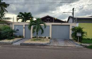 Imagem: A casa possui 3 Dormitórios, 3 Banheiros, 2 Vagas na garagem
