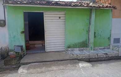 Imagem: A casa possui 2 Dormitórios, 1 Banheiro e está localizado