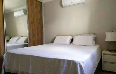 Imagem: A casa possui 3 Dormitórios, 2 Banheiros, 2 Vagas na garagem