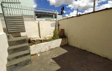 Imagem: A casa possui 1 Dormitório, 1 Banheiro, 55m² de Área e está