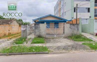 Imagem: A casa possui 2 Dormitórios, 1 Banheiro, 1 Vaga na garagem