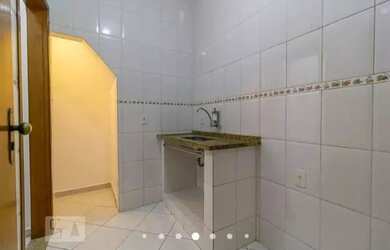 Imagem: A casa possui 2 Dormitórios, 2 Banheiros, 1 Vaga na garagem