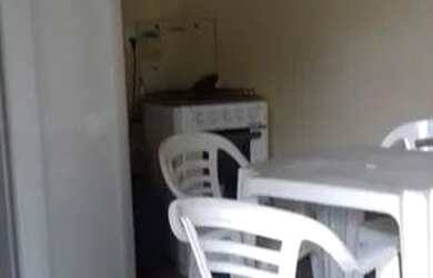 Imagem: A casa possui 1 Dormitório, 1 Banheiro, 1 Vaga na garagem e