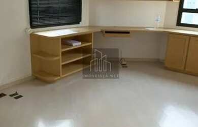 Imagem: O depósito possui 1 Vaga na garagem e 45m² de Área e está