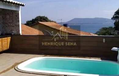 Imagem: A casa possui 3 Dormitórios, 3 Banheiros, 2 Vagas na garagem