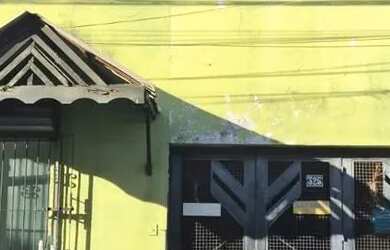 Imagem: A casa possui 3 Dormitórios, 2 Banheiros, 1 Vaga na garagem