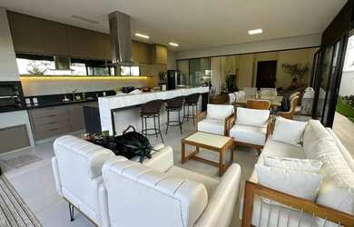 Imagem: A casa em condomínio possui 3 Dormitórios, 5 Banheiros, 2