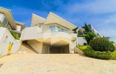 Imagem 4: Casa de condomínio com 431.49 m², 4 quartos sendo 4 suítes para alugar...