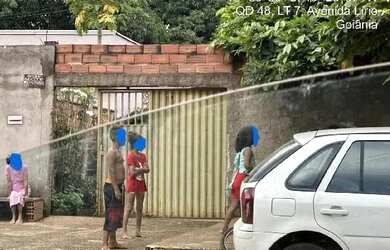 Imagem: A casa possui 2 Dormitórios, 1 Banheiro, 1 Vaga na garagem