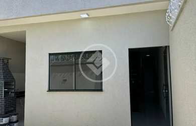 Imagem: A casa possui 2 Dormitórios, 1 Banheiro, 1 Vaga na garagem