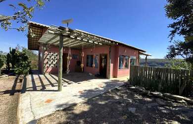 Imagem: A fazenda possui 150m² de Área, Churrasqueira, Varanda e está