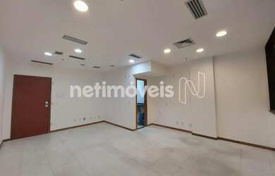 Imagem: O depósito possui 1 Vaga na garagem e 34m² de Área e está