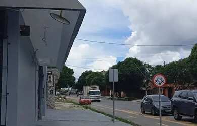 Imagem: A casa possui 5 Dormitórios, 4 Banheiros, 5 Vagas na garagem