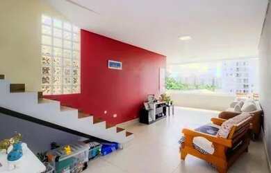 Imagem: A casa possui 3 Dormitórios, 5 Banheiros, 200m² de Área e