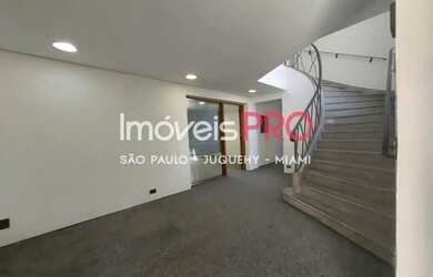 Imagem: O depósito possui 330m² de Área e está localizado em Pinheiros