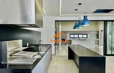 Imagem: A casa em condomínio possui 3 Dormitórios, 4 Banheiros, 5