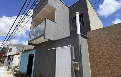 Imagem: A casa possui 2 Dormitórios, 2 Banheiros, 72m² de Área, Imóvel