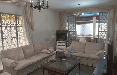 Imagem: A casa em condomínio possui 5 Dormitórios, 3 Banheiros, 2