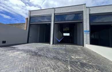 Imagem: O depósito possui 2 Vagas na garagem e 183m² de Área e está