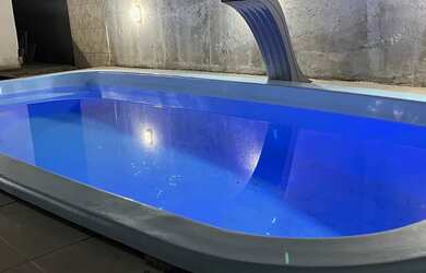 Imagem: A casa possui 5 Dormitórios, 2 Banheiros, 2 Vagas na garagem